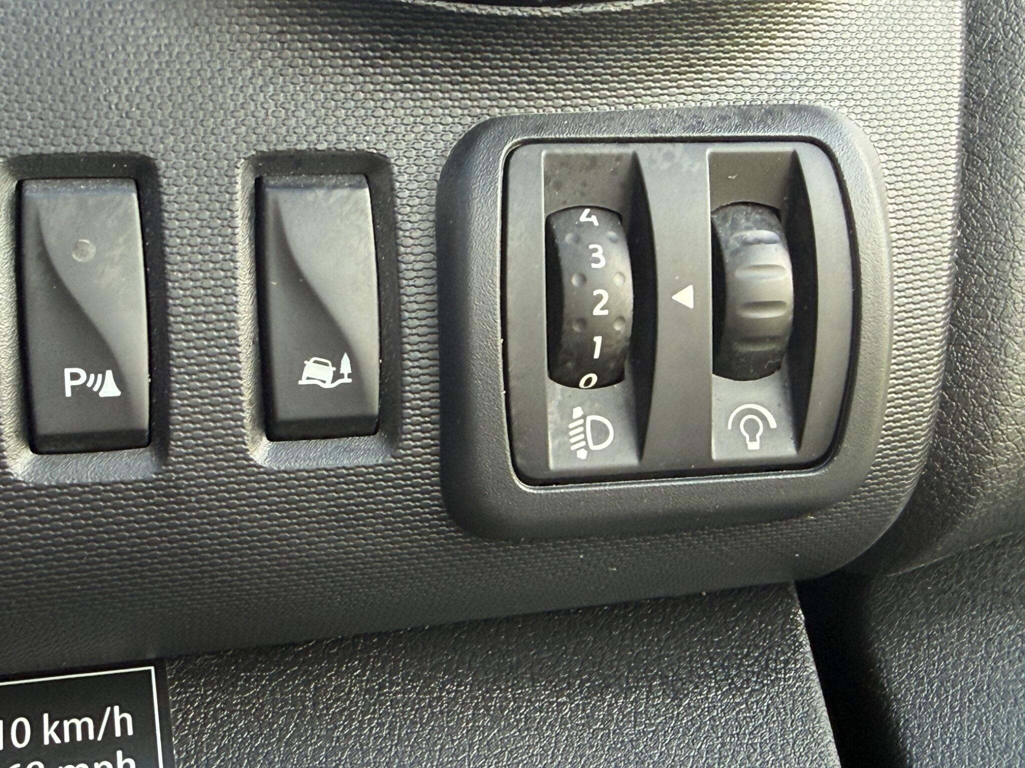 Vauxhall Vivaro 1.6 CDTi 2900 BiTurbo Sportive L1 H1 Euro 6 (s/s) 5dr — photo 81 of 98